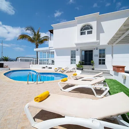 Villa La Marina En Puerto Del Carmen Tías