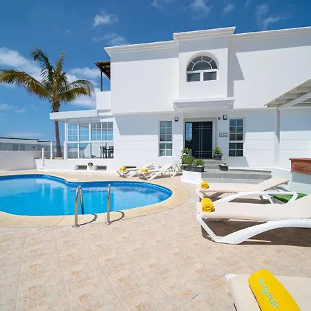 Villa La Marina En Puerto Del Carmen تياس